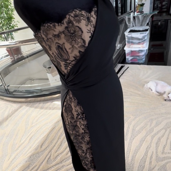 bill blass Dresses & Skirts - Vintage Bill Blass Black and Cream lace Peek-a-boo Gown